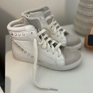Stylish White and Gray High-Top Sneakers Women’s 5.5